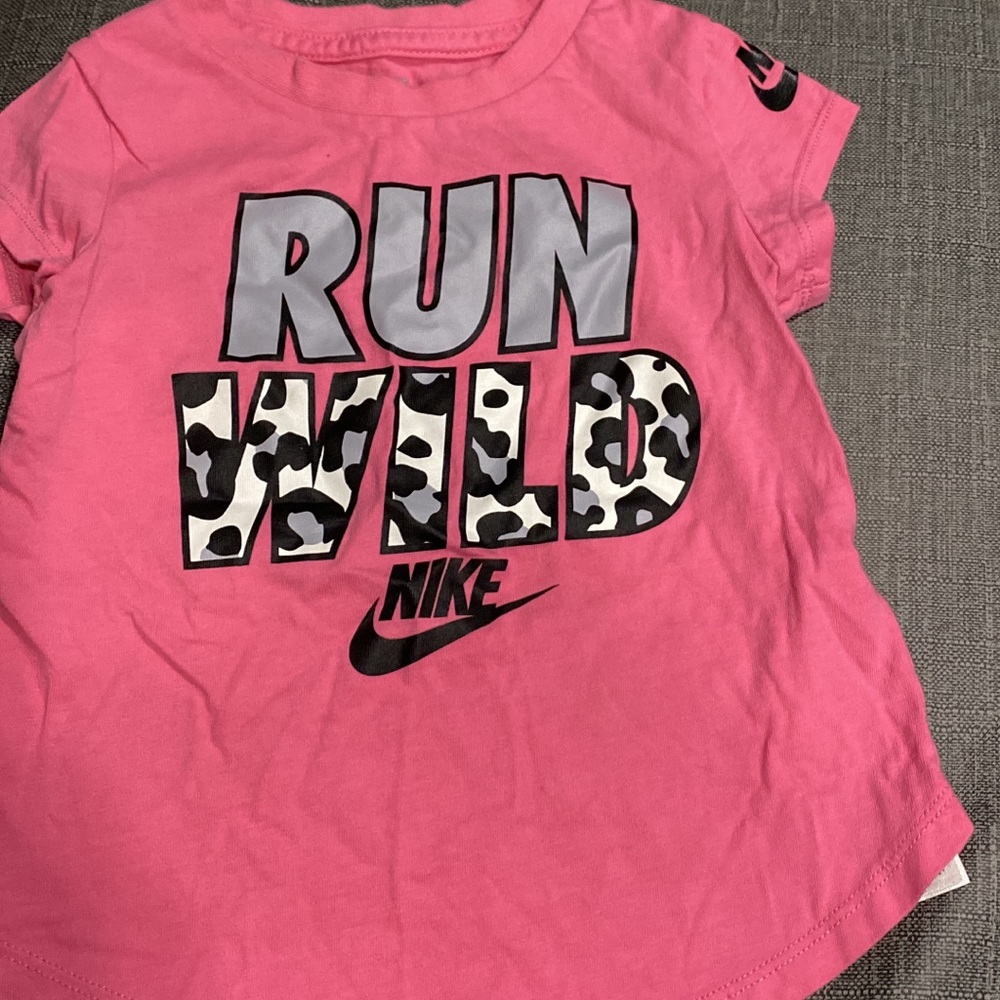 Nike tee